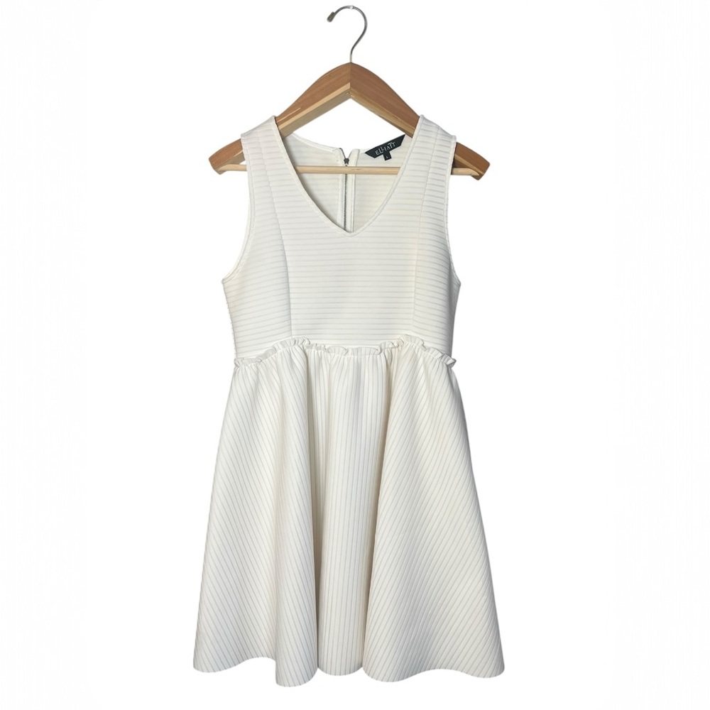 Elliatt Cream Sleeveless fit and flare Dress